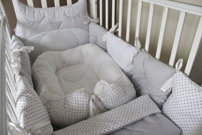 Комплект в кроватку "Совунья" (5 предметов): подушка, наволочка, простынь на резинке, одеяло , бортики.