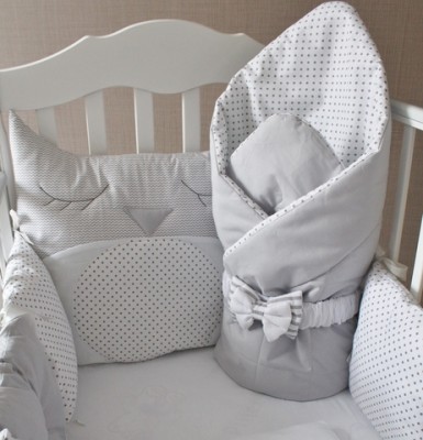 Комплект в кроватку "Совунья" (5 предметов): подушка, наволочка, простынь на резинке, одеяло , бортики.