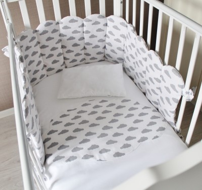 Комплект в кроватку "Облачный Атлас", (5 предметов): подушка, наволочка, простынь на резинке, одеяло , бортики.